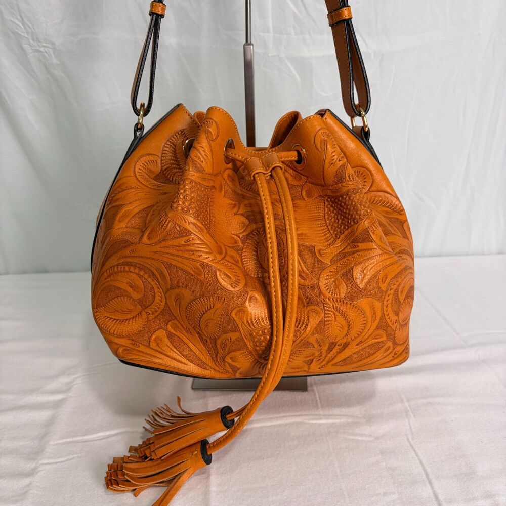 Los Tres Potrillos Hand Tooled Leather Bucket Bag Drawstring Tassel Tan Mexico